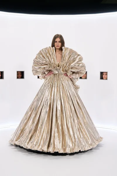 Look 60